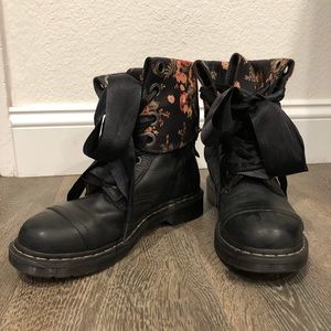 Dr. Marten Triumph black boots with floral lining
